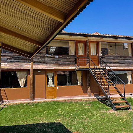 Light Wood Hotel Calca Екстериор снимка