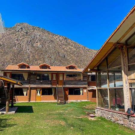 Light Wood Hotel Calca Екстериор снимка
