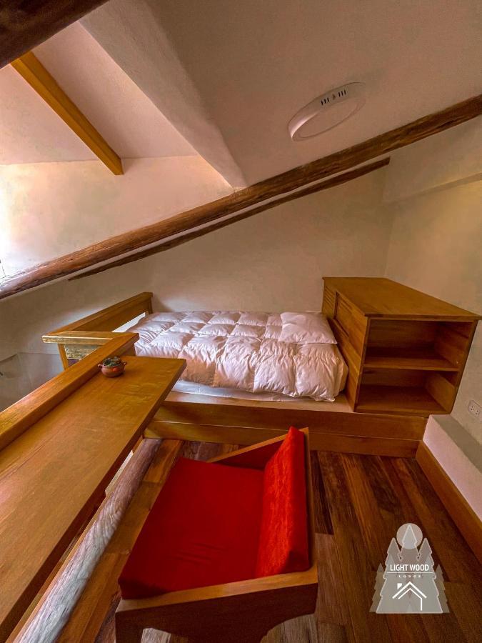 Light Wood Hotel Calca Екстериор снимка