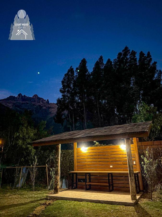 Light Wood Hotel Calca Екстериор снимка