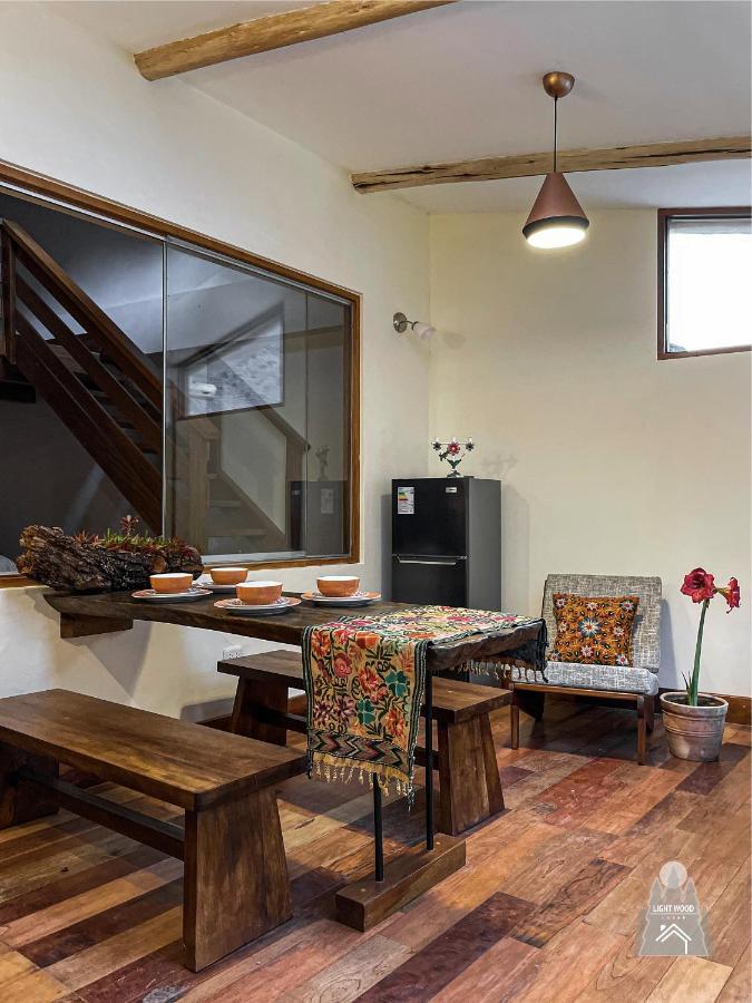 Light Wood Hotel Calca Екстериор снимка