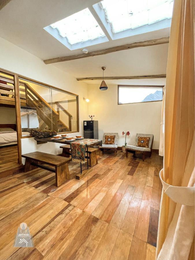 Light Wood Hotel Calca Екстериор снимка