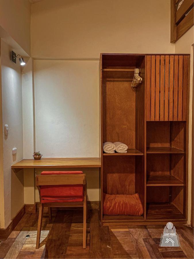 Light Wood Hotel Calca Екстериор снимка
